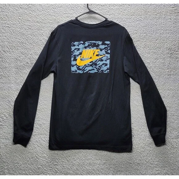 Men's M Nike The Nike Tee Black L/S T-Shirt Yellow Swoosh Blue Camo Back Graphi - Picture 6 of 12